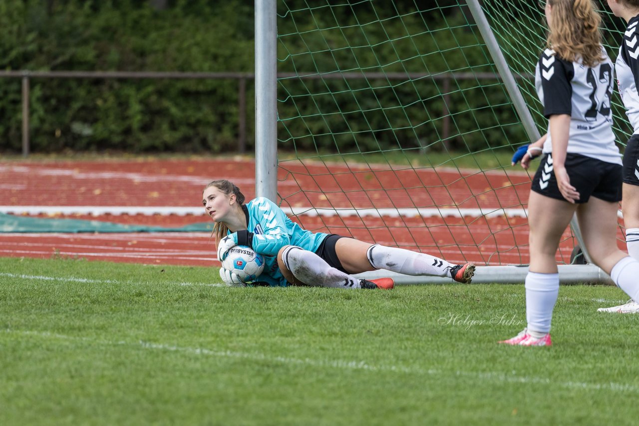 Bild 302 - wBJ VfL Pinneberg - Germania Schnelsen : Ergebnis: 15:1